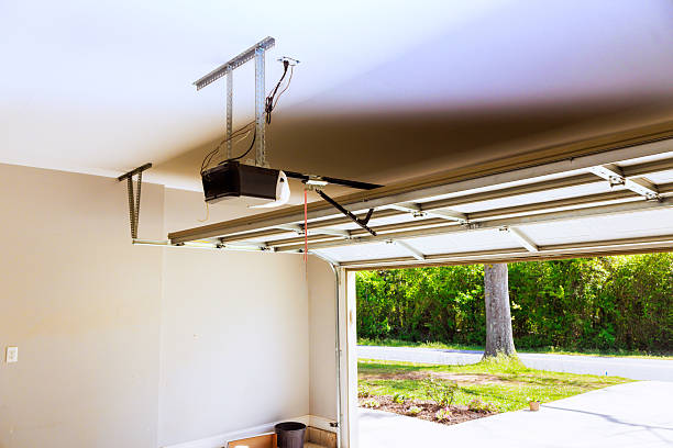 Top rated local Garage Door specialists in Cross Roads, TX